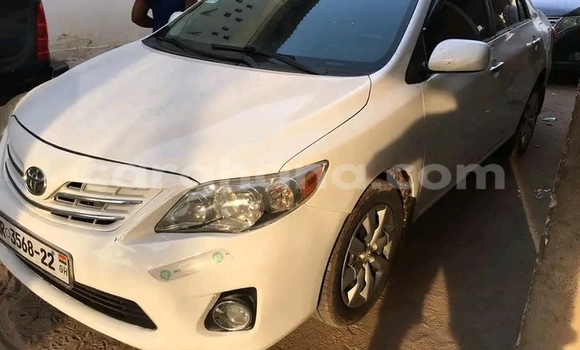 Ra Àlòkù Toyota Corolla funfun Ọkọ̀ in Accra ni Greater Accra Ra Àlòkù Toyota Corolla funfun Ọkọ̀ in Accra ni Greater Accra