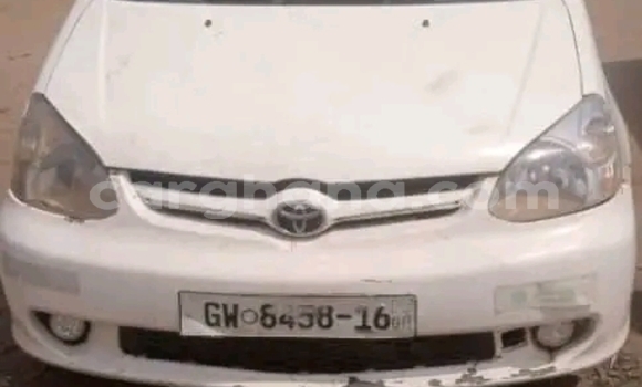 Buy Used Toyota Yaris White Car in Accra in Greater Accra