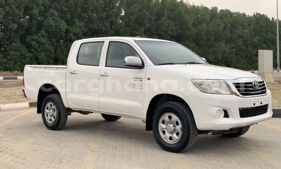 Sayi Imported Toyota Hilux White Mota in Import - Dubai a Ashanti Sayi Imported Toyota Hilux White Mota in Import - Dubai a Ashanti