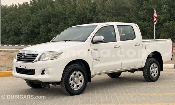 Sayi Imported Toyota Hilux White Mota in Import - Dubai a Ashanti Sayi Imported Toyota Hilux White Mota in Import - Dubai a Ashanti