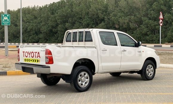 Sayi Imported Toyota Hilux White Mota in Import - Dubai a Ashanti Sayi Imported Toyota Hilux White Mota in Import - Dubai a Ashanti