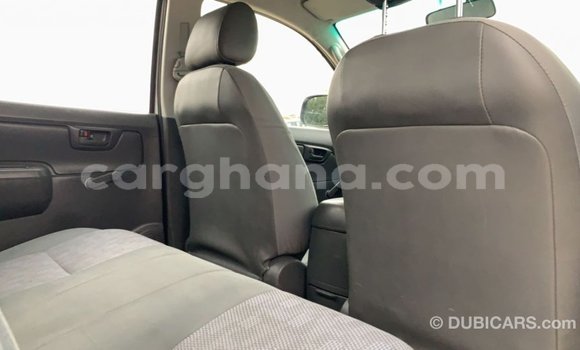 Sayi Imported Toyota Hilux White Mota in Import - Dubai a Ashanti Sayi Imported Toyota Hilux White Mota in Import - Dubai a Ashanti