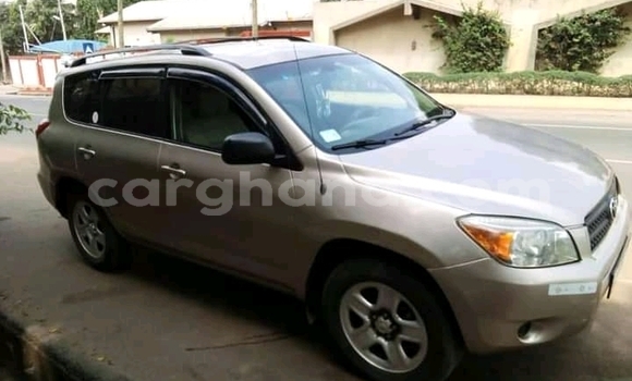 Ra Àlòkù Toyota RAV4 Miiran Ọkọ̀ in Accra ni Greater Accra Ra Àlòkù Toyota RAV4 Miiran Ọkọ̀ in Accra ni Greater Accra