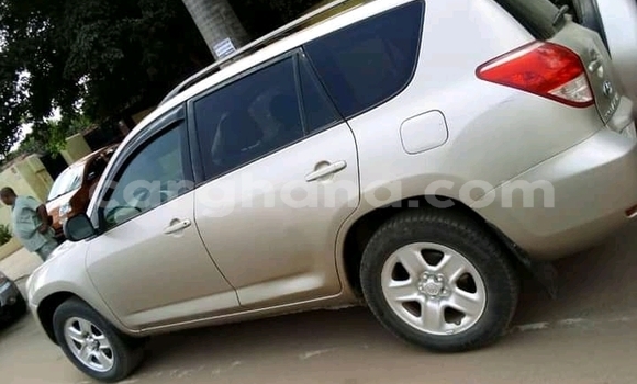 Ra Àlòkù Toyota RAV4 Miiran Ọkọ̀ in Accra ni Greater Accra Ra Àlòkù Toyota RAV4 Miiran Ọkọ̀ in Accra ni Greater Accra