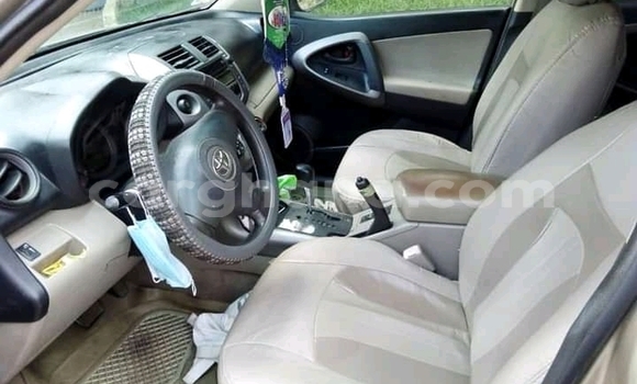 Ra Àlòkù Toyota RAV4 Miiran Ọkọ̀ in Accra ni Greater Accra Ra Àlòkù Toyota RAV4 Miiran Ọkọ̀ in Accra ni Greater Accra