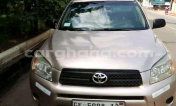 Ra Àlòkù Toyota RAV4 Miiran Ọkọ̀ in Accra ni Greater Accra Ra Àlòkù Toyota RAV4 Miiran Ọkọ̀ in Accra ni Greater Accra