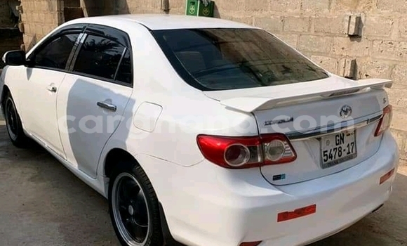 Ra Àlòkù Toyota Corolla funfun Ọkọ̀ in Accra ni Greater Accra Ra Àlòkù Toyota Corolla funfun Ọkọ̀ in Accra ni Greater Accra