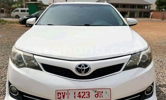 Buy Used Toyota Camry White Car in Accra in Greater Accra