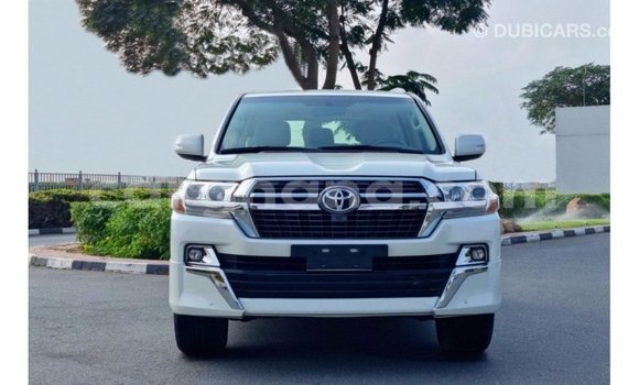 Sayi Imported Toyota Land Cruiser White Mota in Import - Dubai a Ashanti Sayi Imported Toyota Land Cruiser White Mota in Import - Dubai a Ashanti