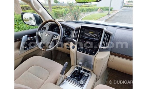 Sayi Imported Toyota Land Cruiser White Mota in Import - Dubai a Ashanti Sayi Imported Toyota Land Cruiser White Mota in Import - Dubai a Ashanti