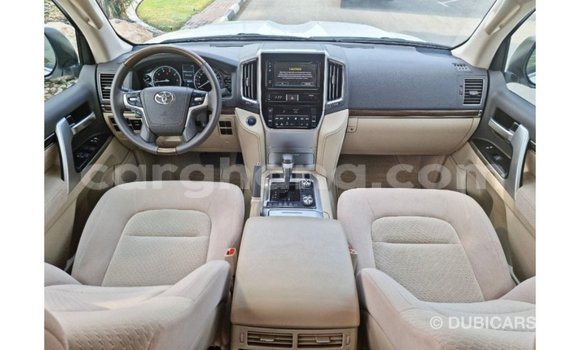 Sayi Imported Toyota Land Cruiser White Mota in Import - Dubai a Ashanti Sayi Imported Toyota Land Cruiser White Mota in Import - Dubai a Ashanti