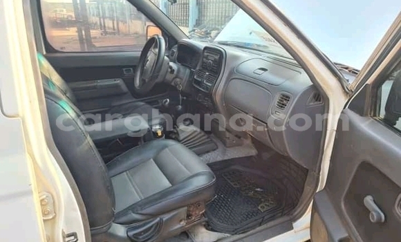 Sayi Na hannu Nissan Hardbody White Mota in Accra a Greater Accra Sayi Na hannu Nissan Hardbody White Mota in Accra a Greater Accra