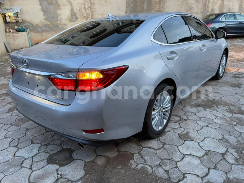 Big with watermark lexus es greater accra tema 40086