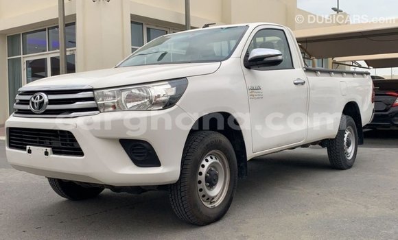 Sayi Imported Toyota Hilux White Mota in Import - Dubai a Ashanti Sayi Imported Toyota Hilux White Mota in Import - Dubai a Ashanti