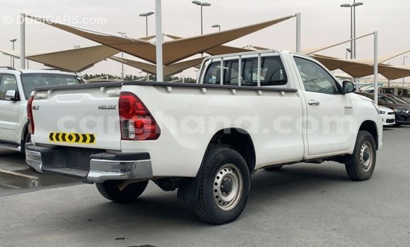 Sayi Imported Toyota Hilux White Mota in Import - Dubai a Ashanti Sayi Imported Toyota Hilux White Mota in Import - Dubai a Ashanti