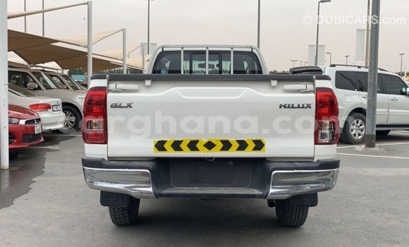 Sayi Imported Toyota Hilux White Mota in Import - Dubai a Ashanti Sayi Imported Toyota Hilux White Mota in Import - Dubai a Ashanti