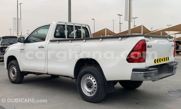 Sayi Imported Toyota Hilux White Mota in Import - Dubai a Ashanti Sayi Imported Toyota Hilux White Mota in Import - Dubai a Ashanti