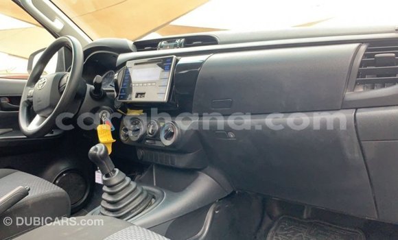 Sayi Imported Toyota Hilux White Mota in Import - Dubai a Ashanti Sayi Imported Toyota Hilux White Mota in Import - Dubai a Ashanti