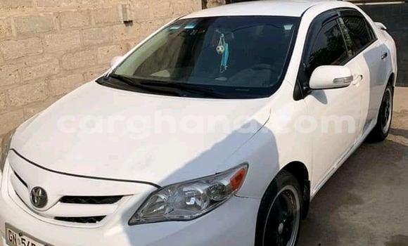 Ra Àlòkù Toyota Corolla funfun Ọkọ̀ in Accra ni Greater Accra Ra Àlòkù Toyota Corolla funfun Ọkọ̀ in Accra ni Greater Accra