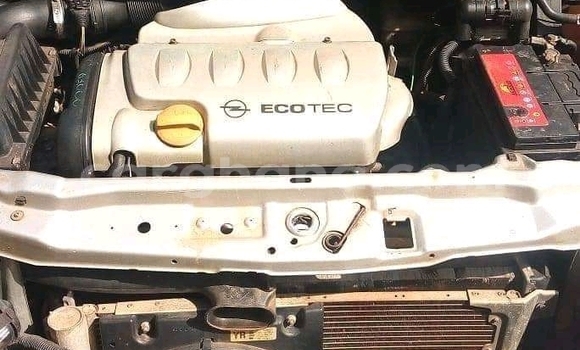 Ra Àlòkù Opel Vita Silver Ọkọ̀ in Accra ni Greater Accra Ra Àlòkù Opel Vita Silver Ọkọ̀ in Accra ni Greater Accra