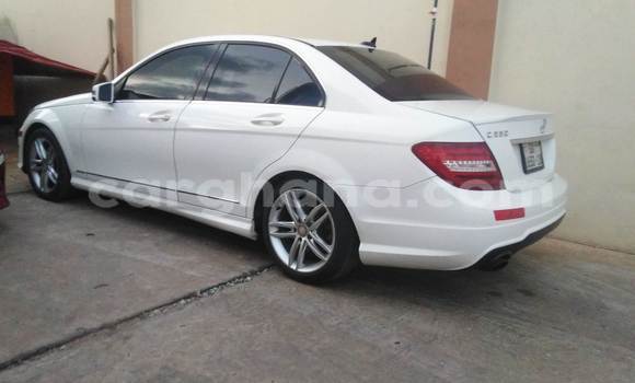 Ra Àlòkù Mercedes-Benz C250 coupe funfun Ọkọ̀ in Accra ni Greater Accra Ra Àlòkù Mercedes-Benz C250 coupe funfun Ọkọ̀ in Accra ni Greater Accra