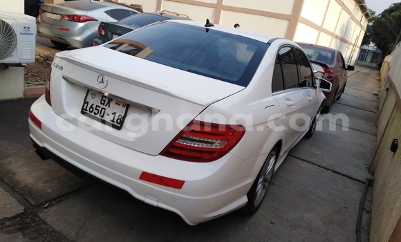 Ra Àlòkù Mercedes-Benz C250 coupe funfun Ọkọ̀ in Accra ni Greater Accra Ra Àlòkù Mercedes-Benz C250 coupe funfun Ọkọ̀ in Accra ni Greater Accra