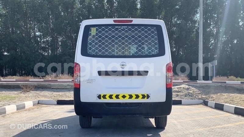 Big with watermark nissan urvan ashanti import dubai 40135