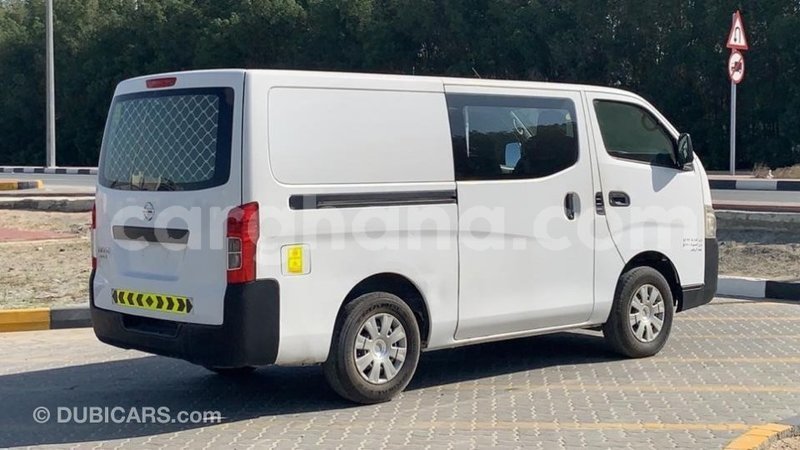 Big with watermark nissan urvan ashanti import dubai 40135