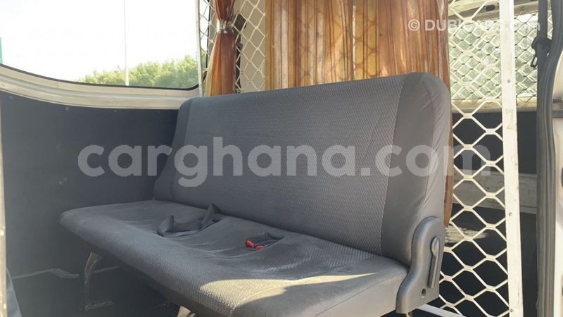 Big with watermark nissan urvan ashanti import dubai 40135