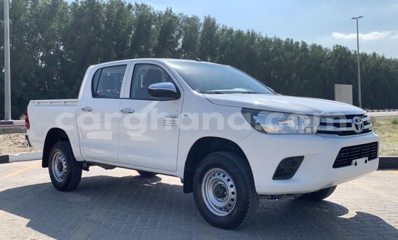 Sayi Imported Toyota Hilux White Mota in Import - Dubai a Ashanti Sayi Imported Toyota Hilux White Mota in Import - Dubai a Ashanti