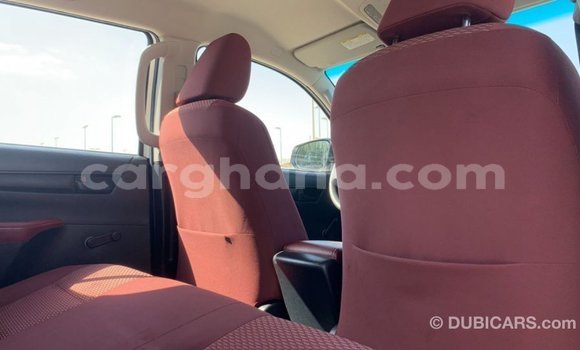 Sayi Imported Toyota Hilux White Mota in Import - Dubai a Ashanti Sayi Imported Toyota Hilux White Mota in Import - Dubai a Ashanti