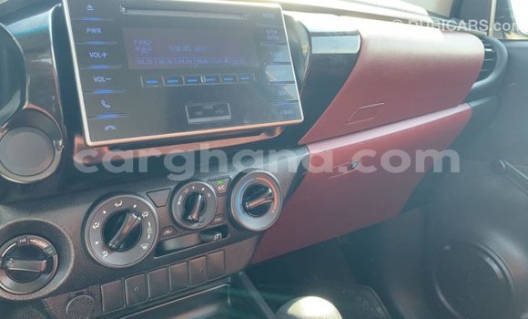 Sayi Imported Toyota Hilux White Mota in Import - Dubai a Ashanti Sayi Imported Toyota Hilux White Mota in Import - Dubai a Ashanti