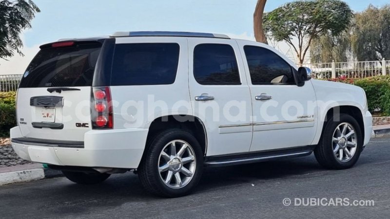 Big with watermark gmc yukon ashanti import dubai 40156