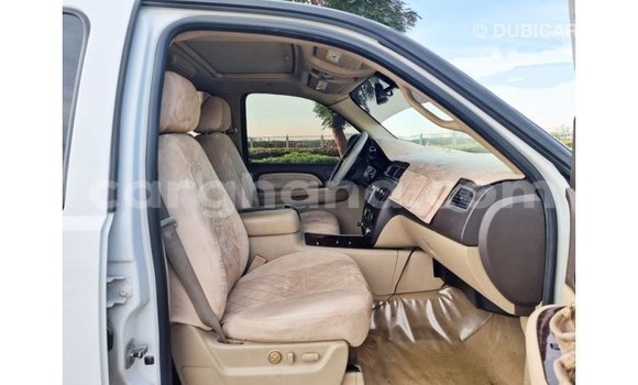 Ra Imported GMC Yukon funfun Ọkọ̀ in Import - Dubai ni Ashanti Ra Imported GMC Yukon funfun Ọkọ̀ in Import - Dubai ni Ashanti