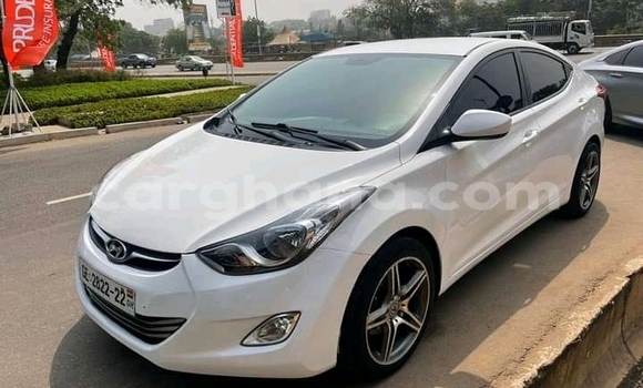 Sayi Na hannu Hyundai Elantra White Mota in Accra a Greater Accra
