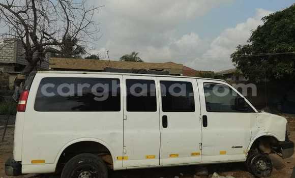 Ra Àlòkù Chevrolet Express funfun Ọkọ̀ in Accra ni Greater Accra Ra Àlòkù Chevrolet Express funfun Ọkọ̀ in Accra ni Greater Accra
