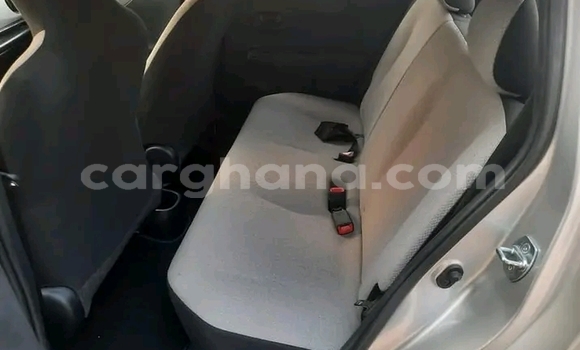 Ra Àlòkù Toyota Vitz Silver Ọkọ̀ in Accra ni Greater Accra Ra Àlòkù Toyota Vitz Silver Ọkọ̀ in Accra ni Greater Accra
