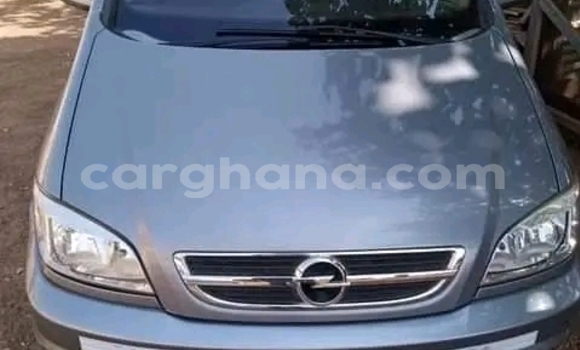Ra Àlòkù Opel Zafira Silver Ọkọ̀ in Accra ni Greater Accra