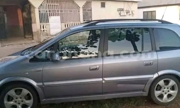 Ra Àlòkù Opel Zafira Silver Ọkọ̀ in Accra ni Greater Accra Ra Àlòkù Opel Zafira Silver Ọkọ̀ in Accra ni Greater Accra