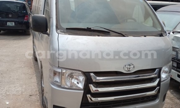 Sayi Na hannu Toyota Hiace Azurfa Mota in Sekondi–Takoradi Metropolitan a Yamma Sayi Na hannu Toyota Hiace Azurfa Mota in Sekondi–Takoradi Metropolitan a Yamma