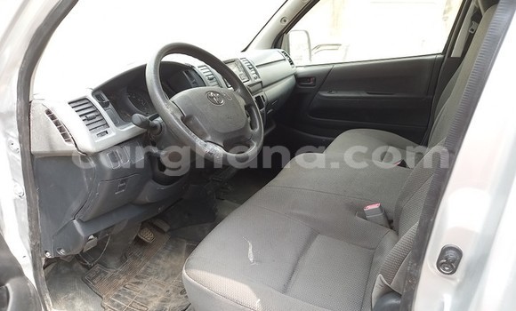 Sayi Na hannu Toyota Hiace Azurfa Mota in Sekondi–Takoradi Metropolitan a Yamma Sayi Na hannu Toyota Hiace Azurfa Mota in Sekondi–Takoradi Metropolitan a Yamma