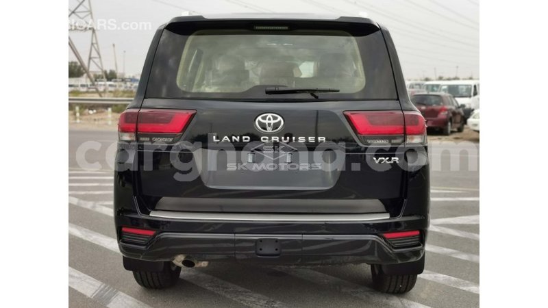 Big with watermark toyota land cruiser ashanti import dubai 40199