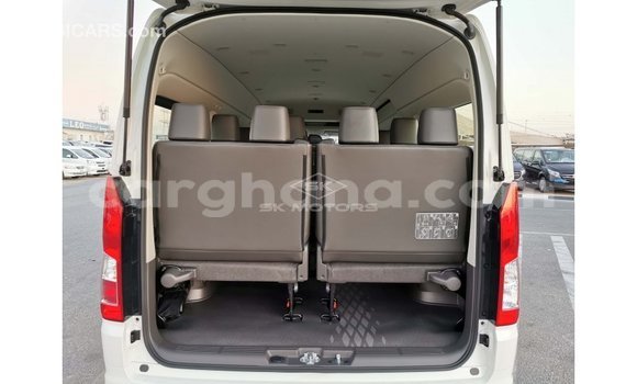 Ra Imported Toyota Hiace funfun Ọkọ̀ in Import - Dubai ni Ashanti Ra Imported Toyota Hiace funfun Ọkọ̀ in Import - Dubai ni Ashanti