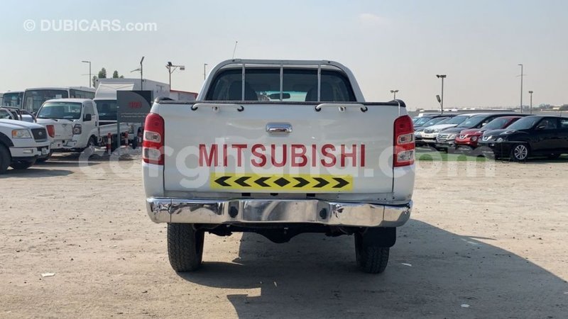 Big with watermark mitsubishi l200 ashanti import dubai 40205