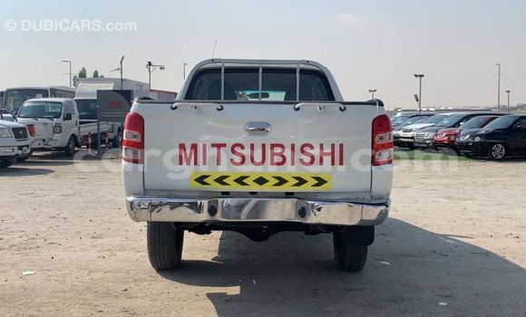 Ra Imported Mitsubishi L200 funfun Ọkọ̀ in Import - Dubai ni Ashanti Ra Imported Mitsubishi L200 funfun Ọkọ̀ in Import - Dubai ni Ashanti