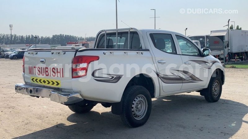 Big with watermark mitsubishi l200 ashanti import dubai 40205