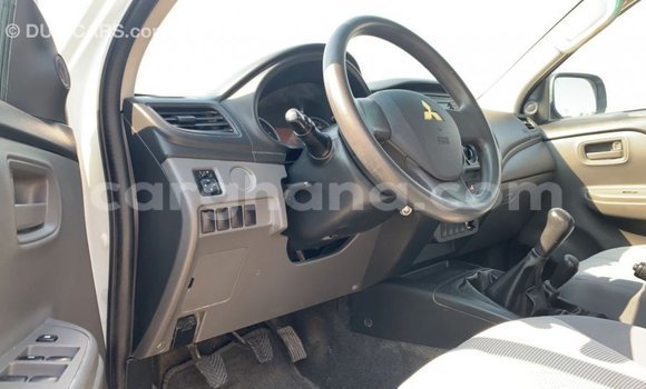 Ra Imported Mitsubishi L200 funfun Ọkọ̀ in Import - Dubai ni Ashanti Ra Imported Mitsubishi L200 funfun Ọkọ̀ in Import - Dubai ni Ashanti