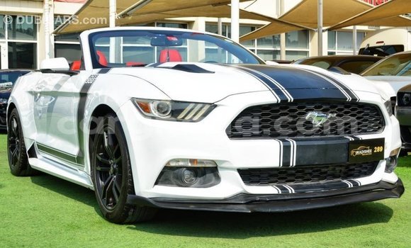 Ra Imported Ford Mustang funfun Ọkọ̀ in Import - Dubai ni Ashanti Ra Imported Ford Mustang funfun Ọkọ̀ in Import - Dubai ni Ashanti