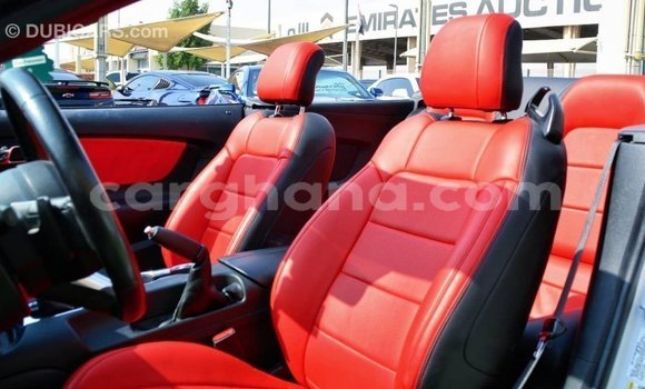 Ra Imported Ford Mustang funfun Ọkọ̀ in Import - Dubai ni Ashanti Ra Imported Ford Mustang funfun Ọkọ̀ in Import - Dubai ni Ashanti