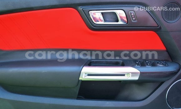 Ra Imported Ford Mustang funfun Ọkọ̀ in Import - Dubai ni Ashanti Ra Imported Ford Mustang funfun Ọkọ̀ in Import - Dubai ni Ashanti